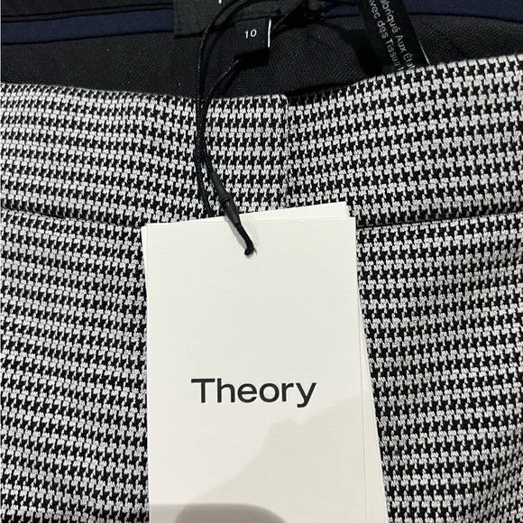 Theory Houndstooth cropped B&W NWT size ten cropped pants. - Picture 5 of 15